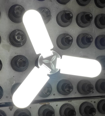 45W/60W LED 3/4 opvouwbare LED-ventilatorlamp voor Morden-stijl en 15000 werktijd