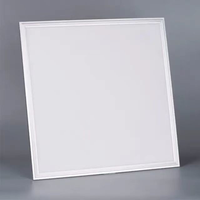 60*60cm ingebouwde LED-paneellamp met 4000LM en 15000 werkuren