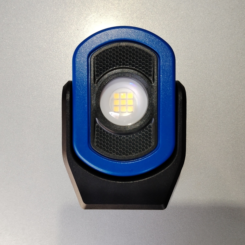 LED-handlamp voor werk in magazijnwerkplaats Auto inspectie en onderhoud